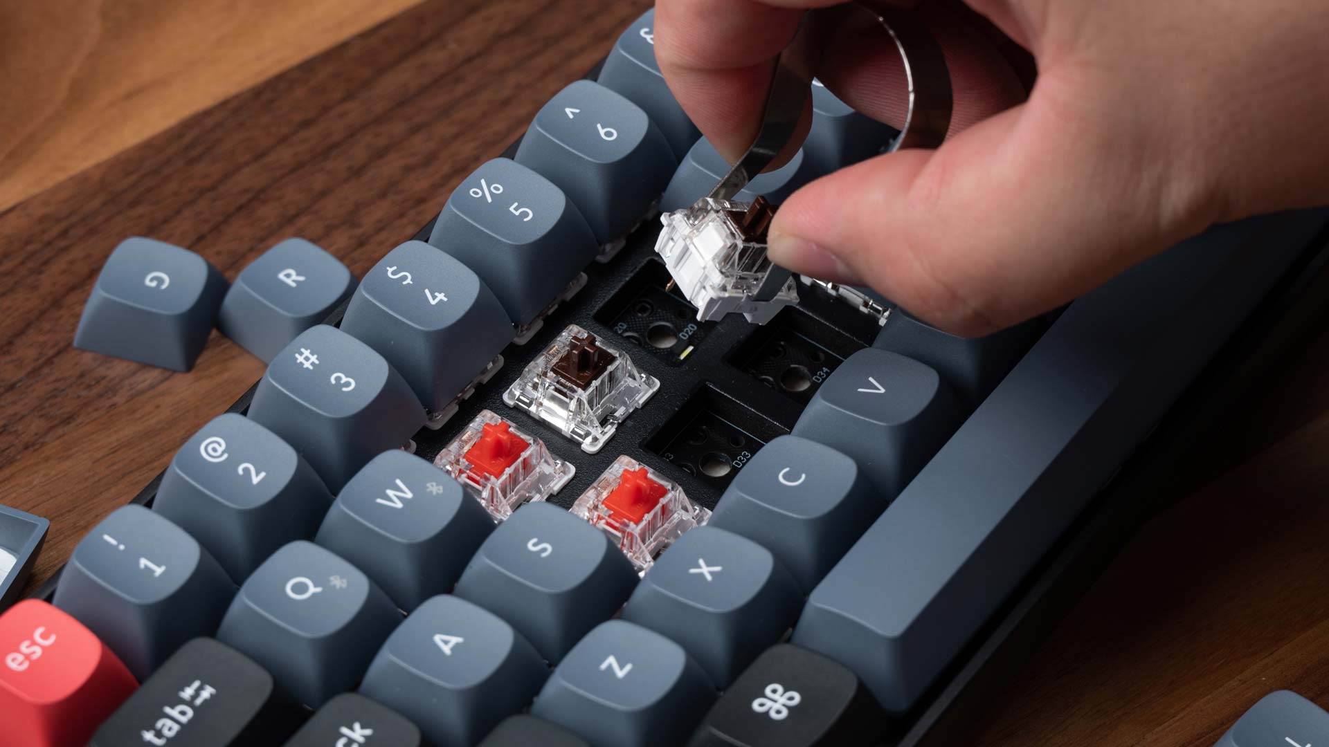 Keychron K12 Pro hot-swappable feature Keychron K12 Pro hot-swappable feature