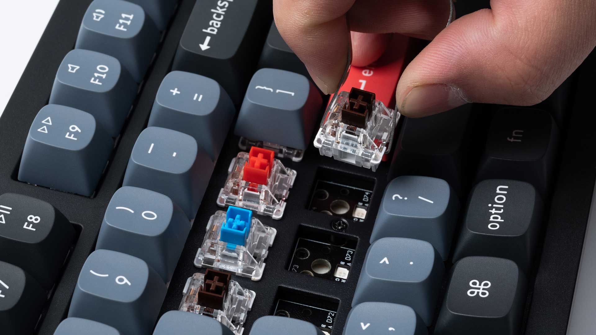Keychron K10 Pro hot-swappable feature Keychron K10 Pro hot-swappable feature