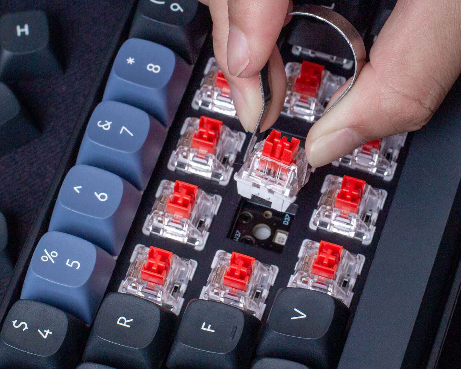 Keychron K6 Pro hot-swappable feature Keychron K6 Pro hot-swappable feature